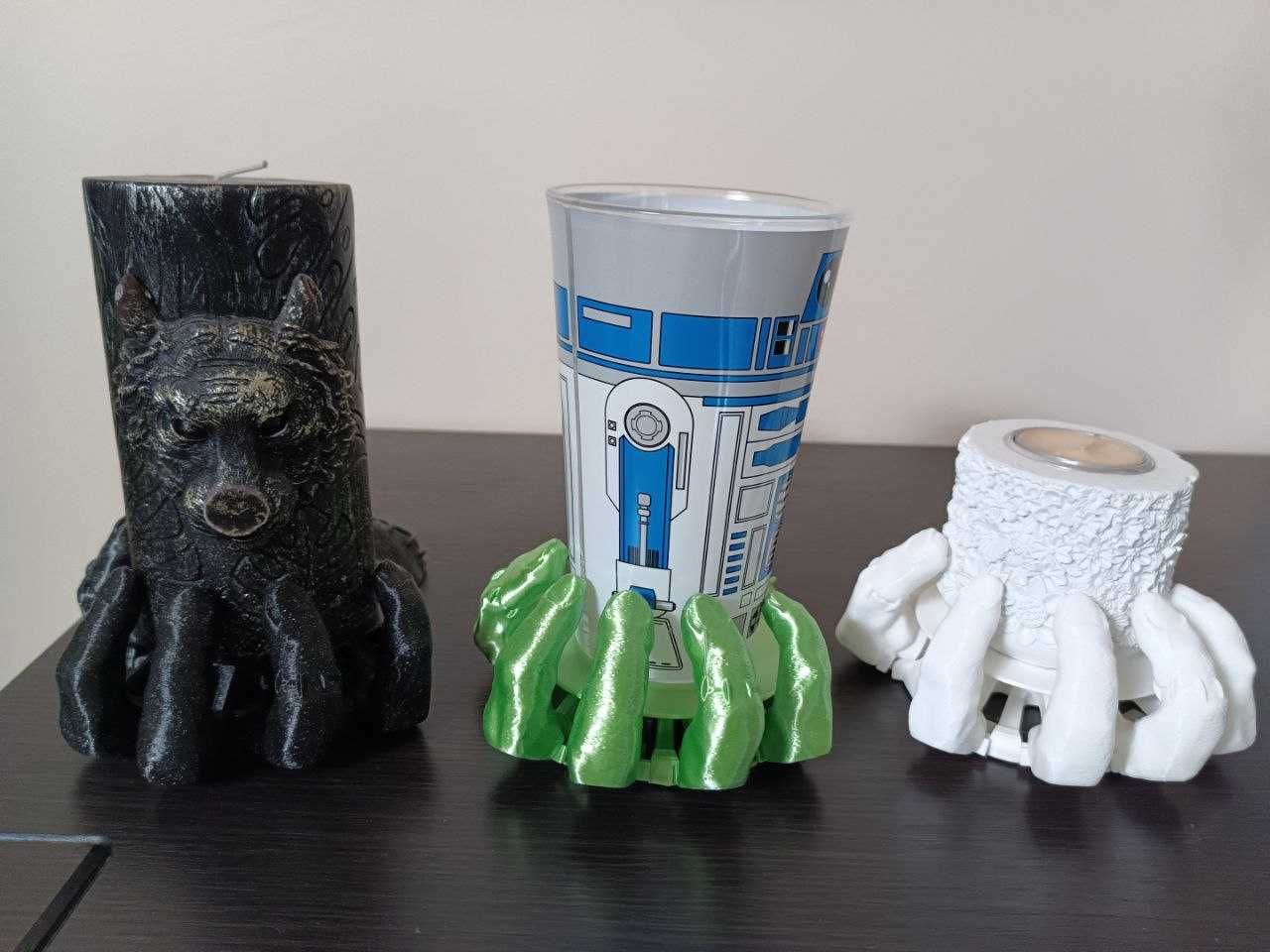 Podkładka ręka 3D zaciskająca się pod świeczkę , kubek , szklankę, etc