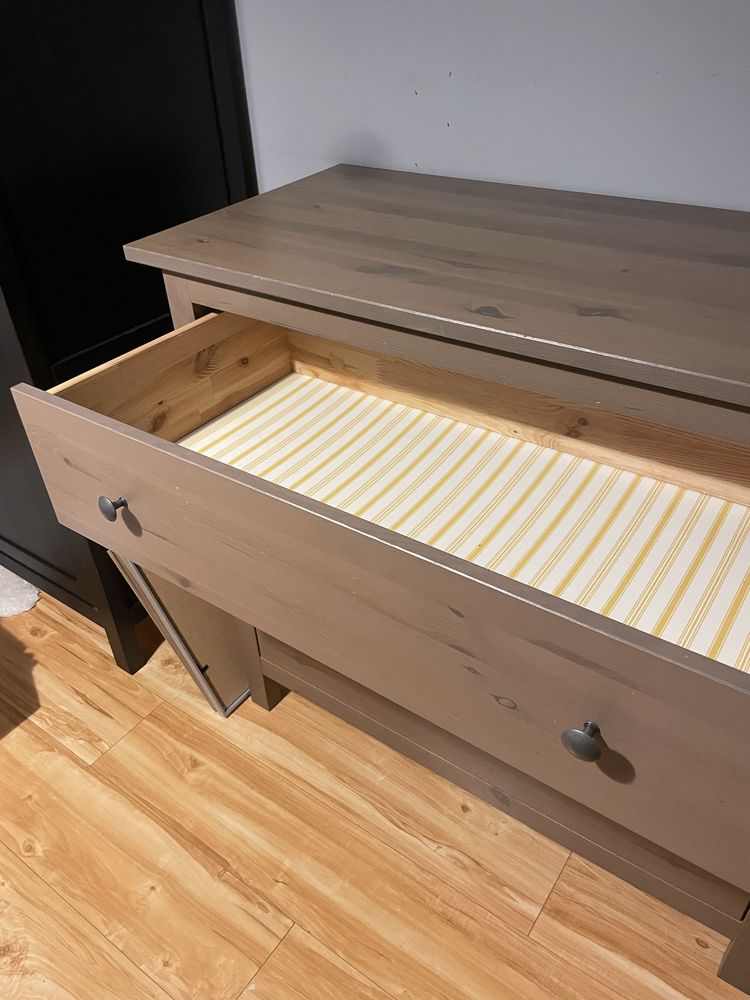 Drewniana komoda ikea hemnes