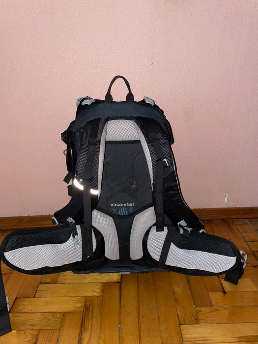 Туристичний рюкзак на 60 літрів