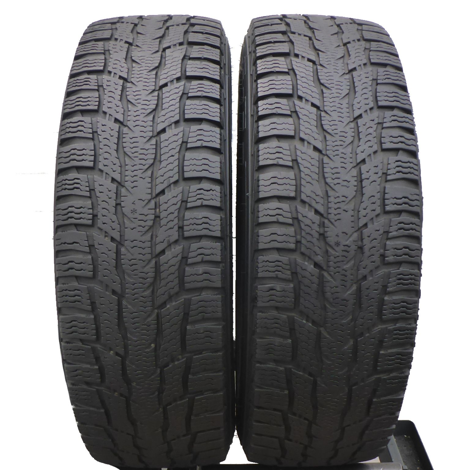 225/75/16C Nokian 225/75R16C 121/120R WR C3 Zima 2017 5,5-6,5mm