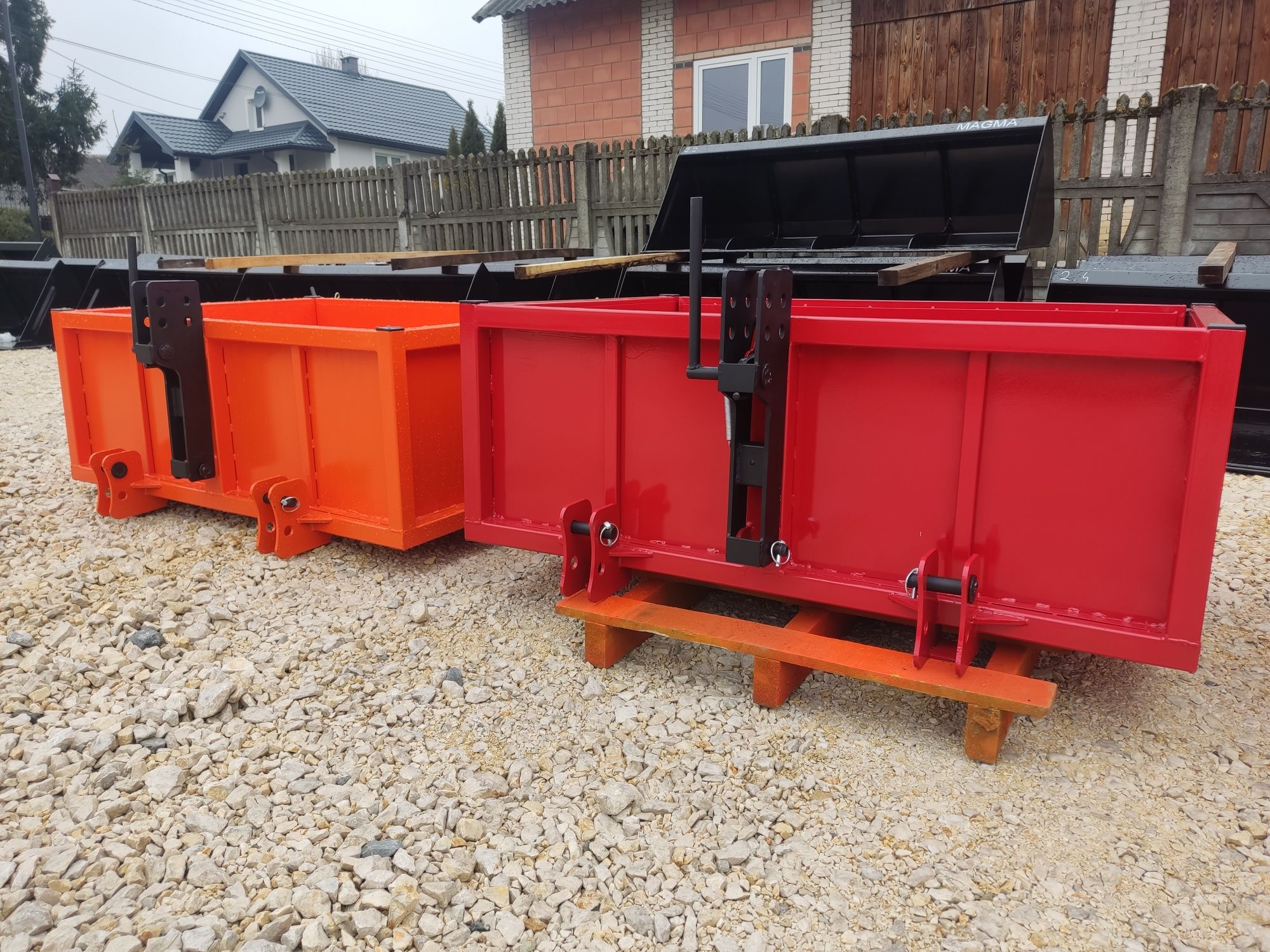 skrzynia nowa/ do przewozu na tył ciągnika do załadunku transportowa