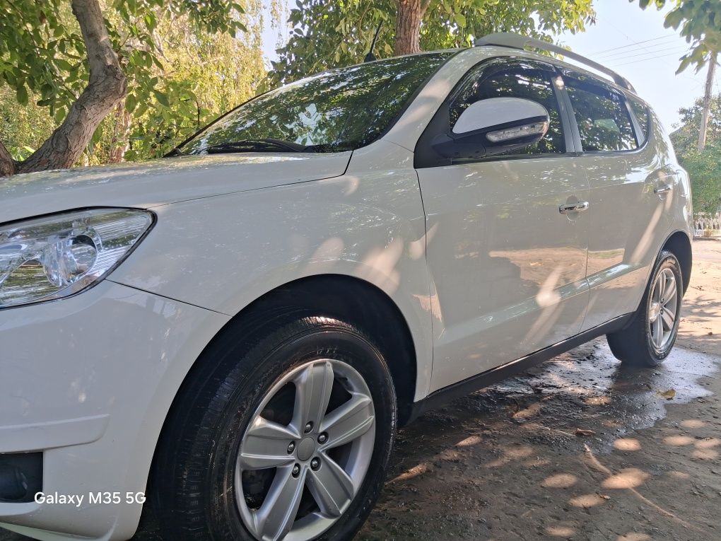 Geely Emgrand X7