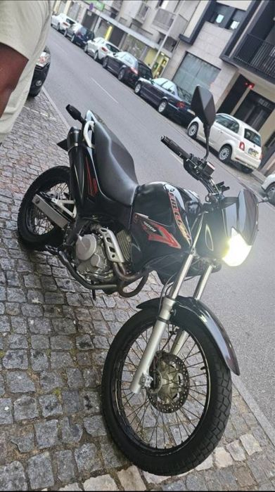 Falcon nx400 impecavel