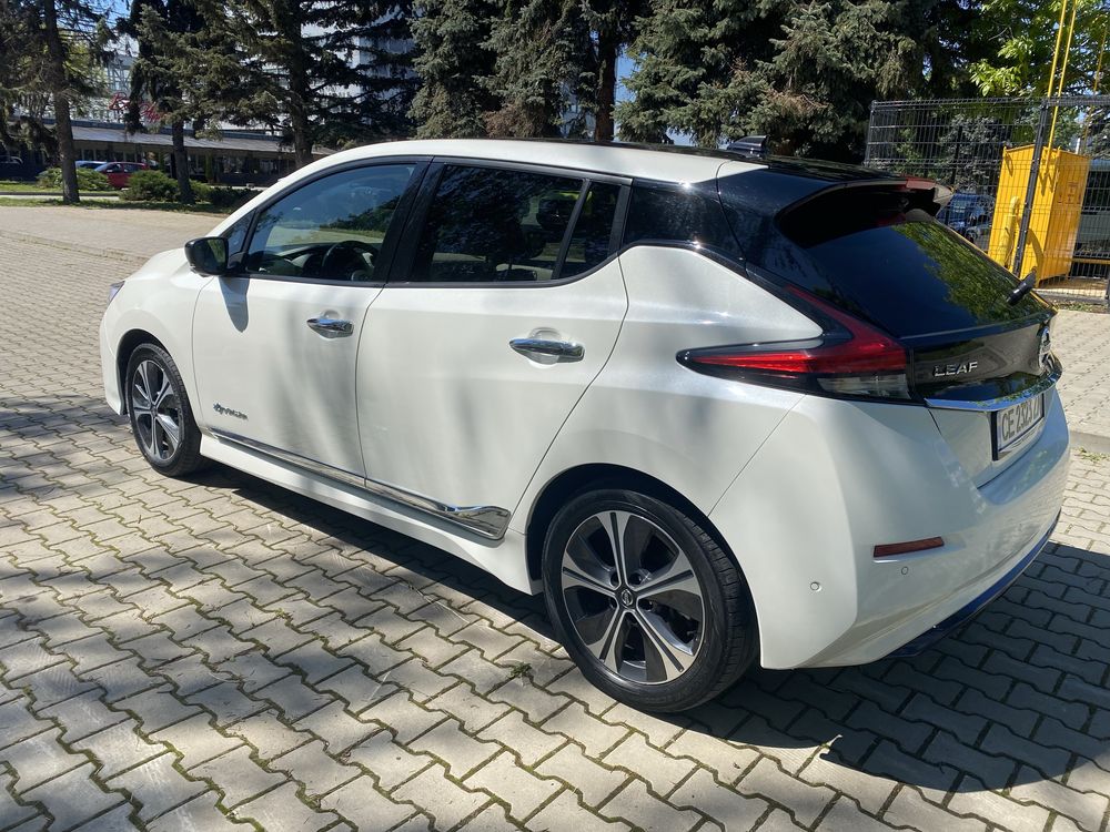 Електромобіль Nissan Leaf tekna 40kwh