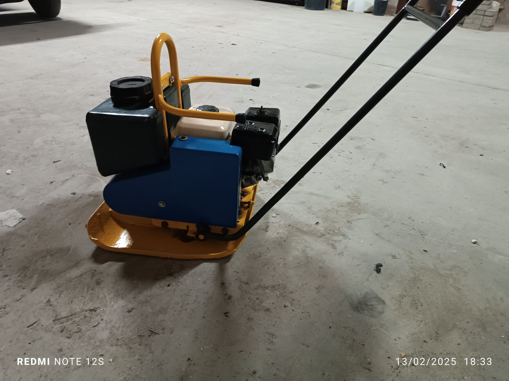 Aluguer de placa compactadora/ vibratória