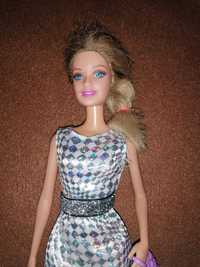 Lalka Barbie w srebrnej sukience mini.Mattel.