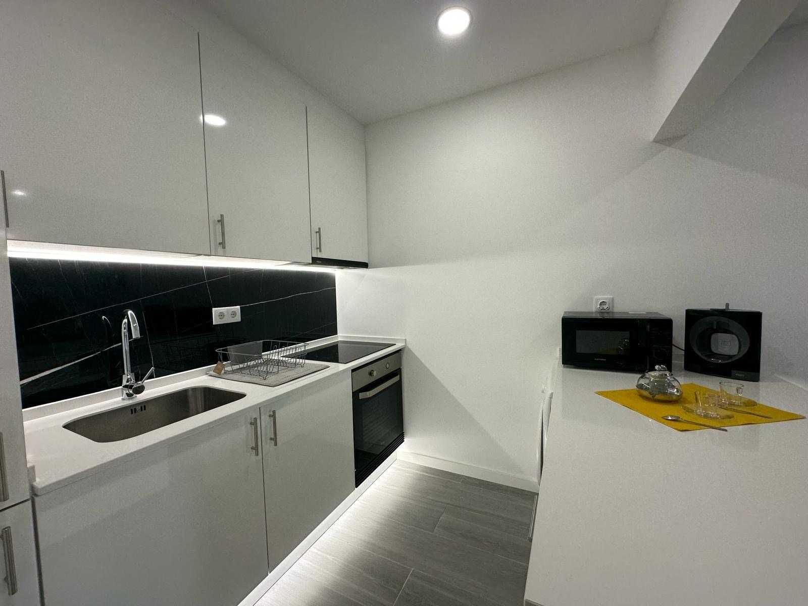 Apartamento T1 Remodelado e Mobilado — a 5 min da Praia!