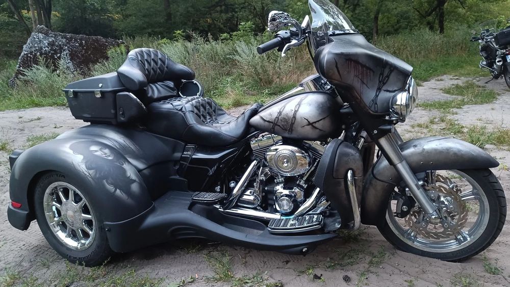 Harley-Davidson FLHTCU Ultra Harley Davidson Wiedźmin - konwersja na Trike CSC California Side Car