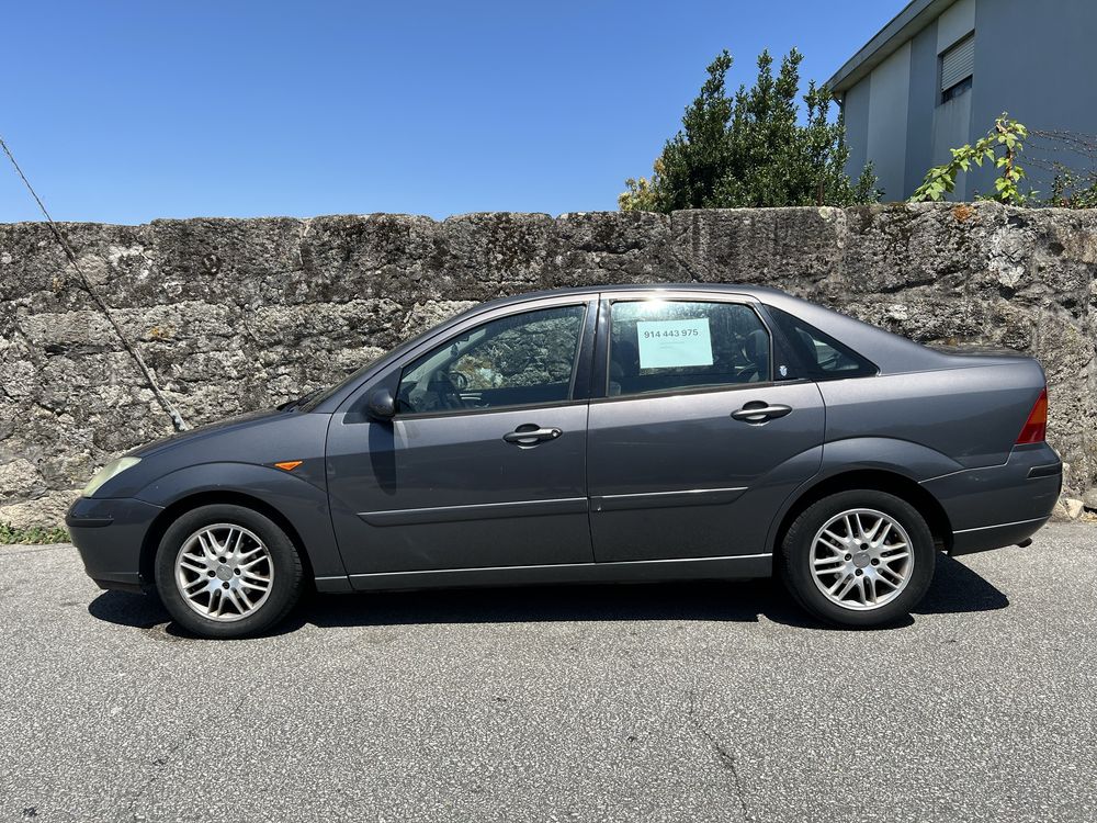 Ford Focus Sedan 2002