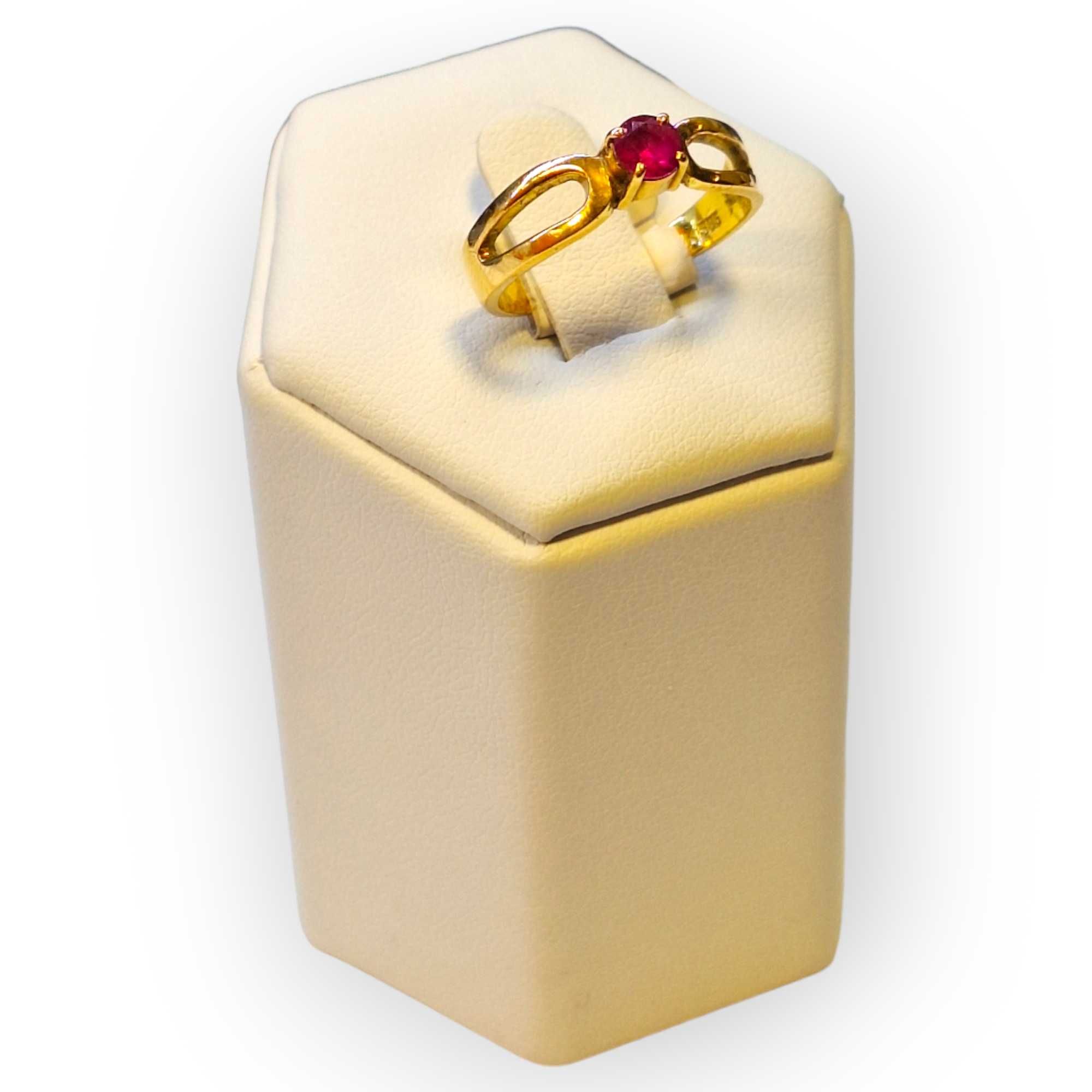 Złoty pierścionek 585 - rozmiar 10