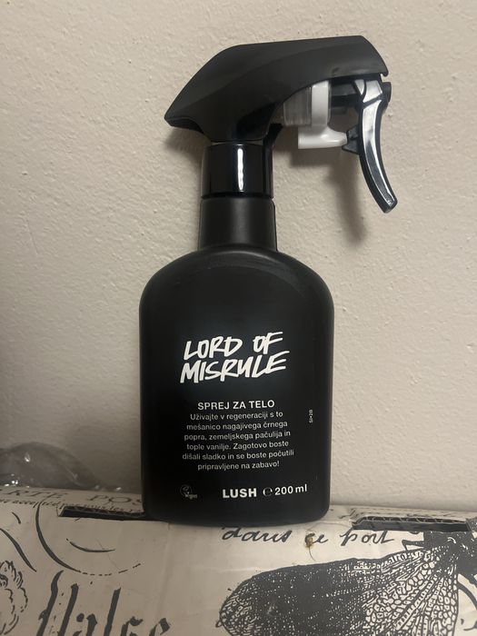 Lush Lord of Misrule mgiełka do ciała 200 ml