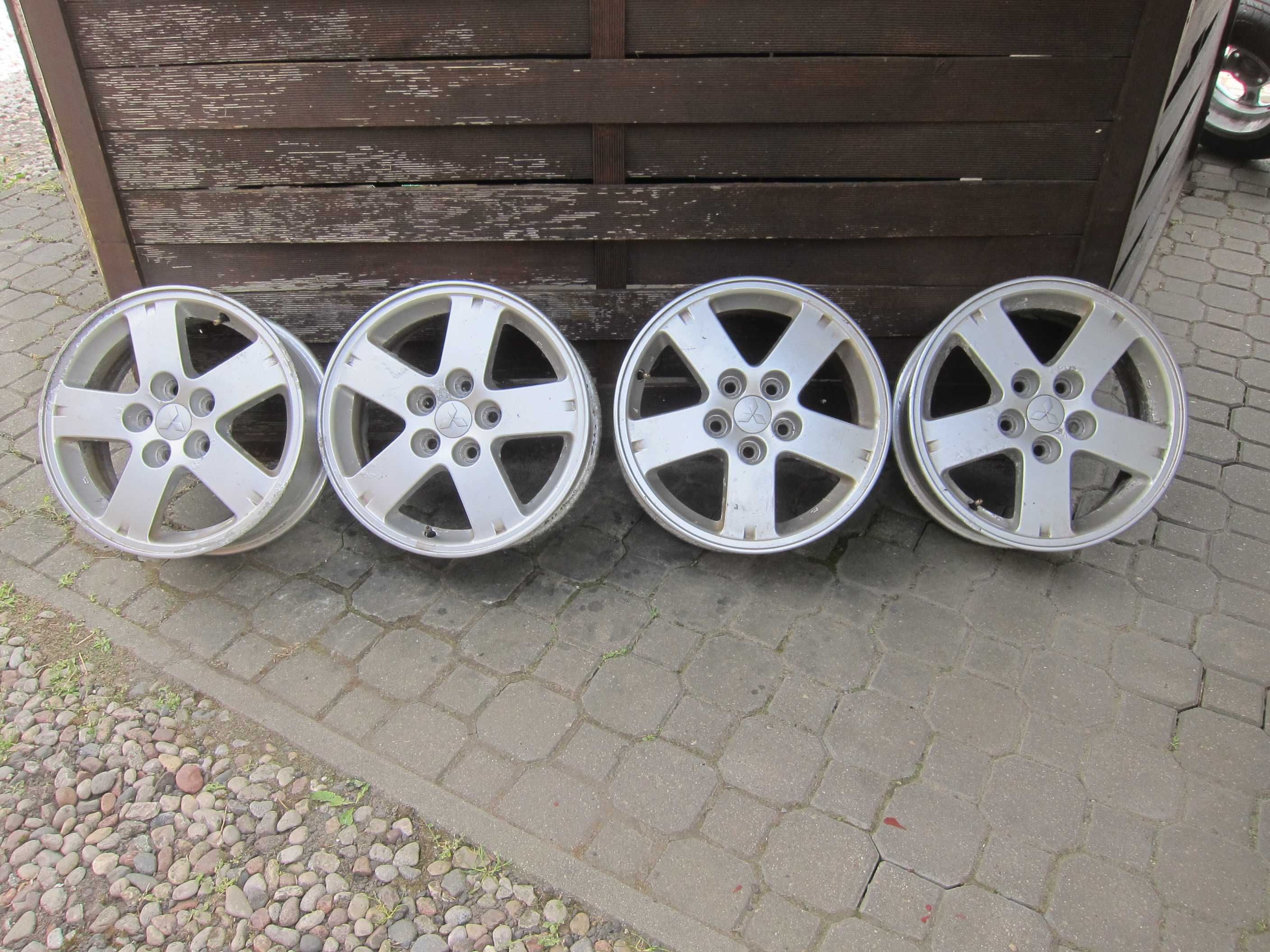 Felgi Aluminiowe 16 Mitsubishi - rozstaw 5x114,3