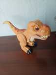 Na baterie dinozaur