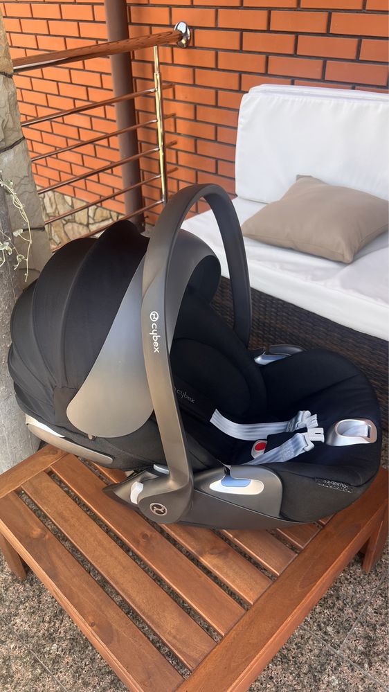 Продам дитяче автокрісло Cybex Cloud Z