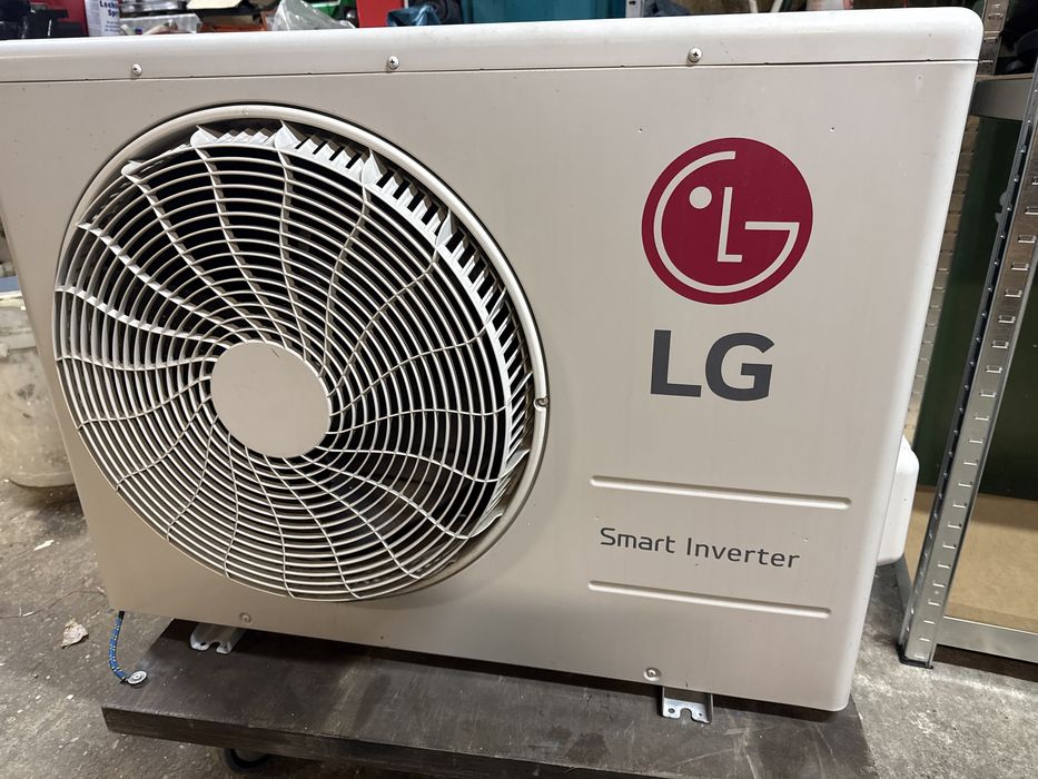 Klimatyzacja pompa ciepła Lg jednostka zewnetrzna plus resztki