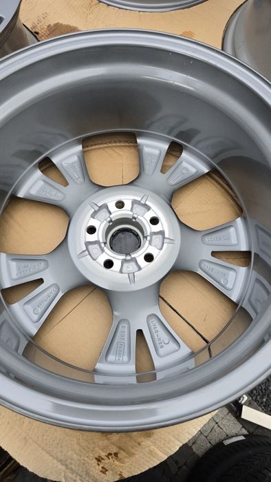 Nowe felgi 18 cali Ford 5x108 ET50 – oryginalne, 2024