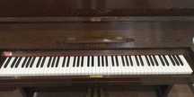 Piano vertical Peterson
