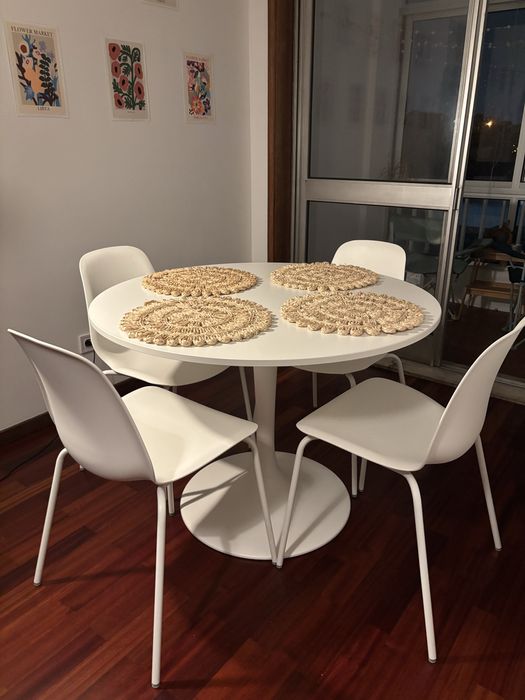 Conjunto mesa e cadeira de jantar