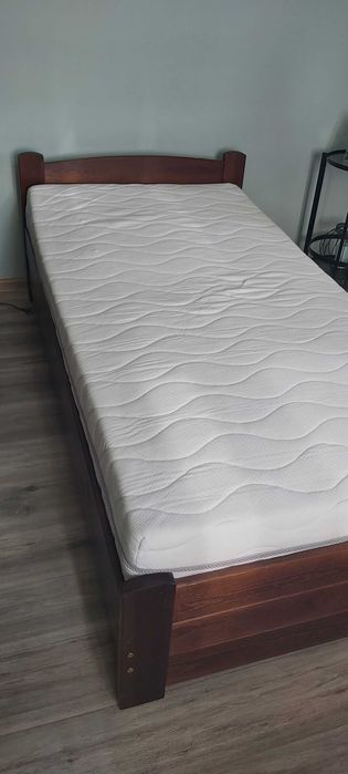 Łóżko sosnowe 100 cm/200 cm ze stelażem, materacem i szafką nocną