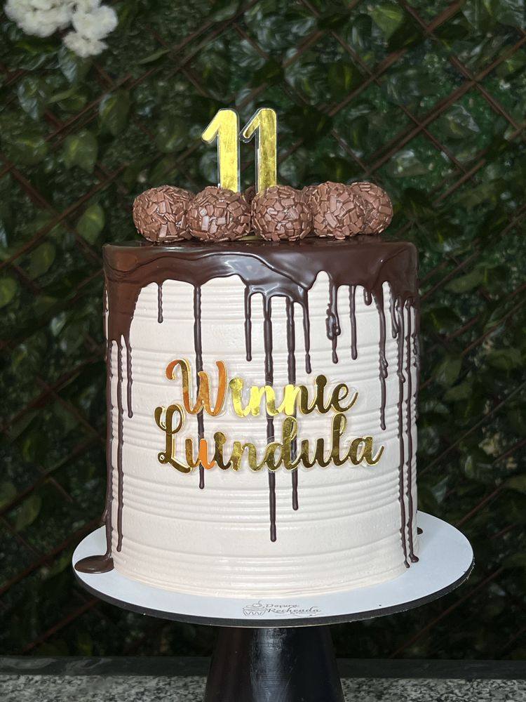 Bolos personalizados , de aniviersario, casamento e muito mais…