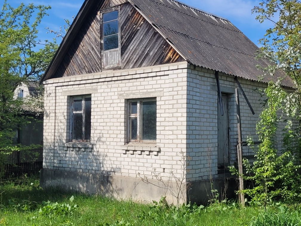 Продається окремий будинок в Кам'янському масиві біля озера