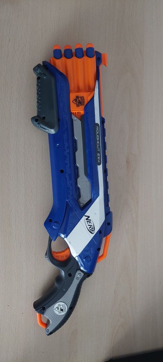 Nerf Roughcut 2x4