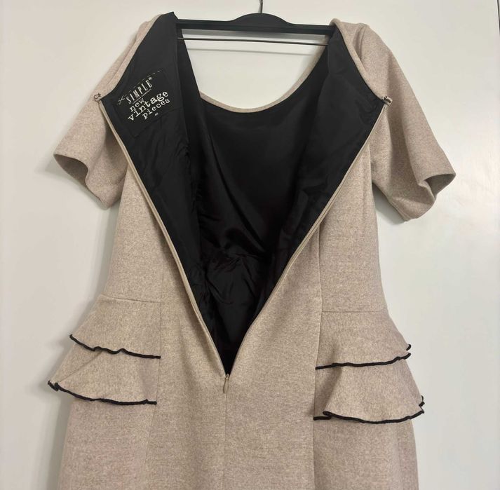 SIMPLE sukienka z baskiną inspiracja lata 50 60  WEŁNA