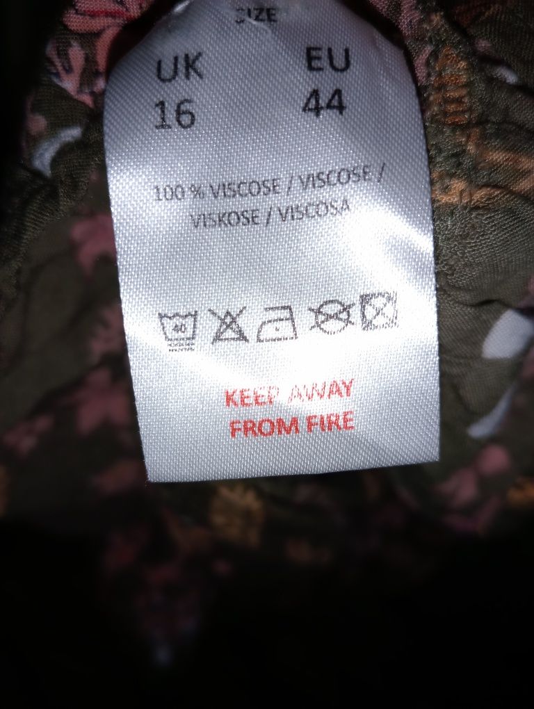 Piękna asymetryczna sukienka maxi