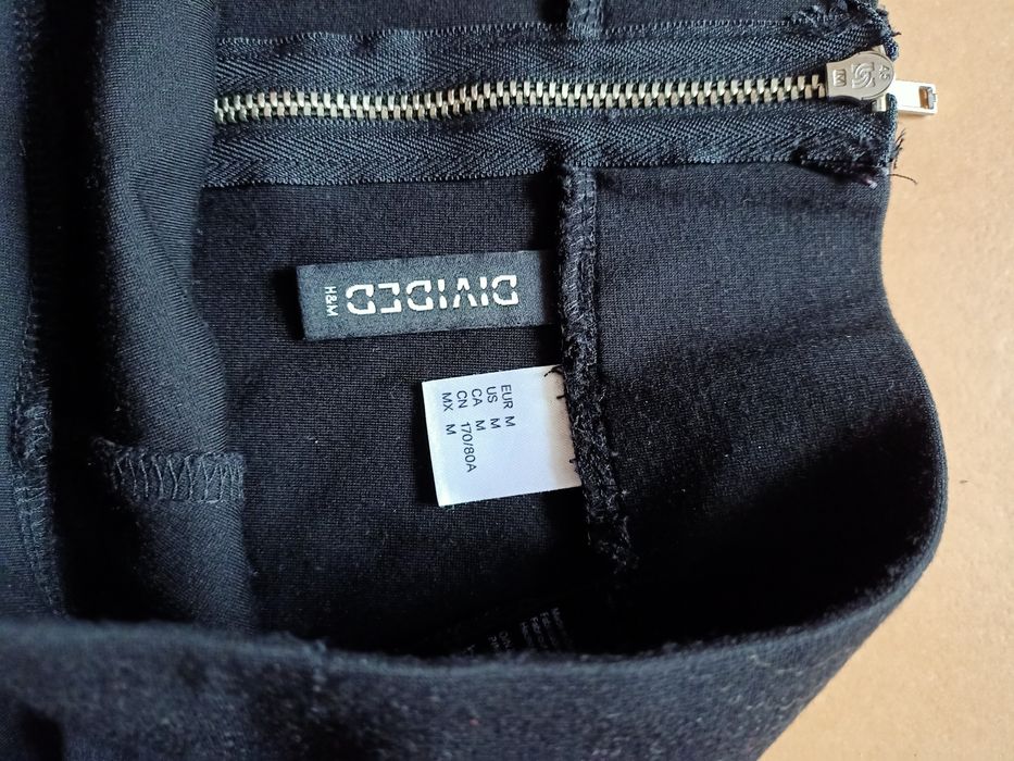 Czarna, krótka spódniczka