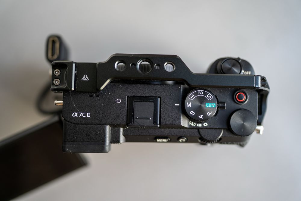 Sony A7Cii + cage + hdmi