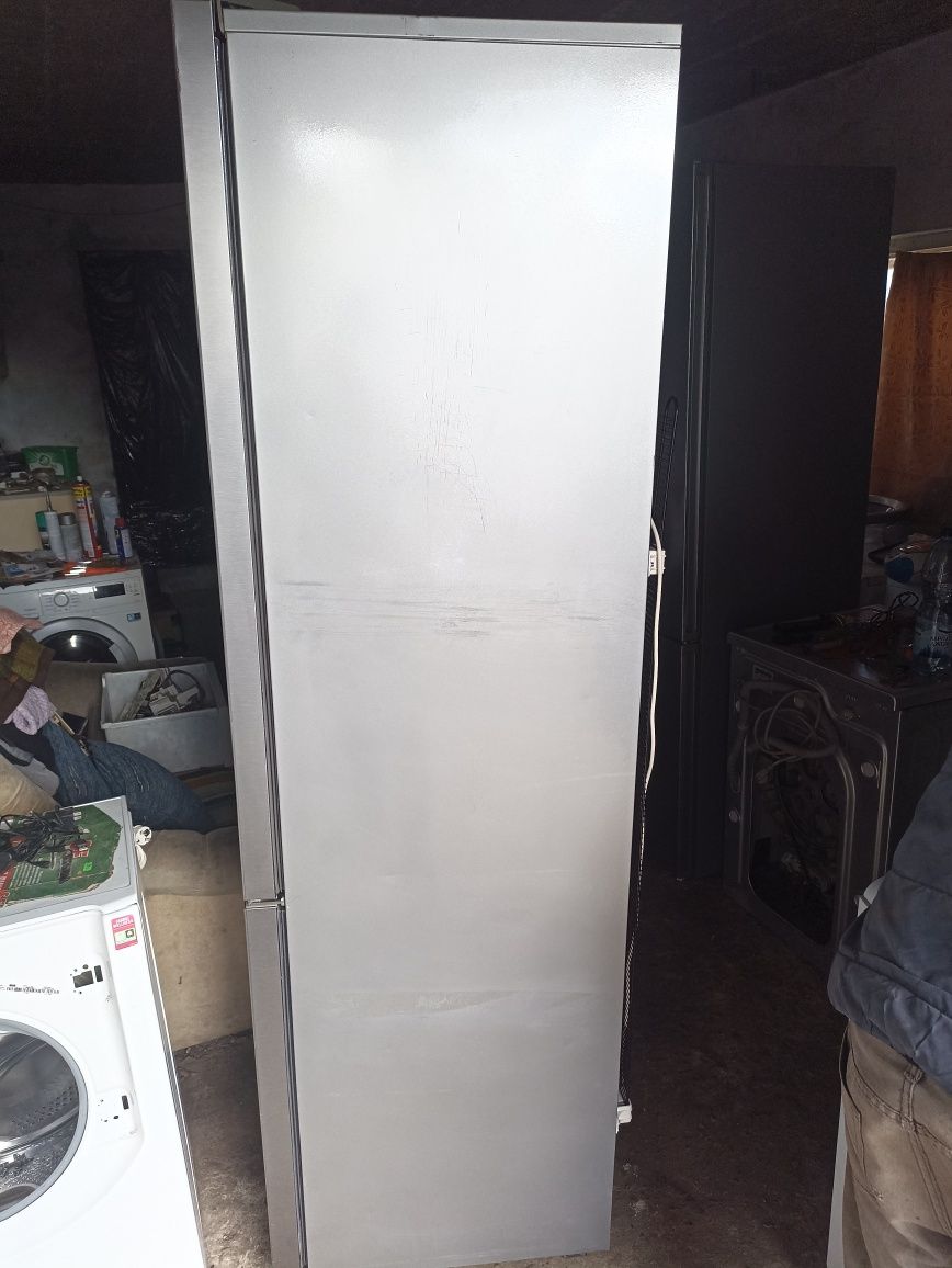 Продам холодильник фірми Беко вис 2м
