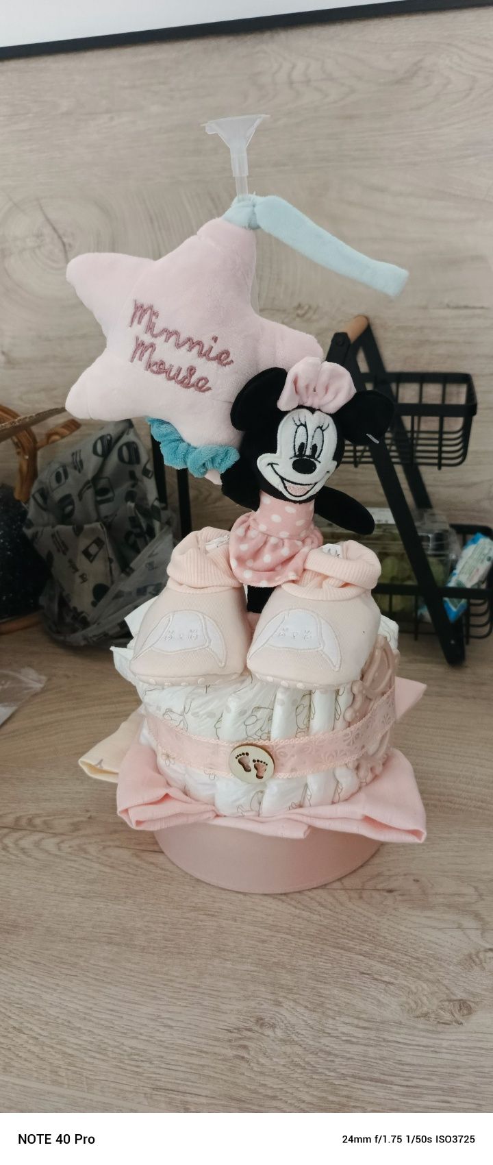 Tort z pampersow . Balony bubble