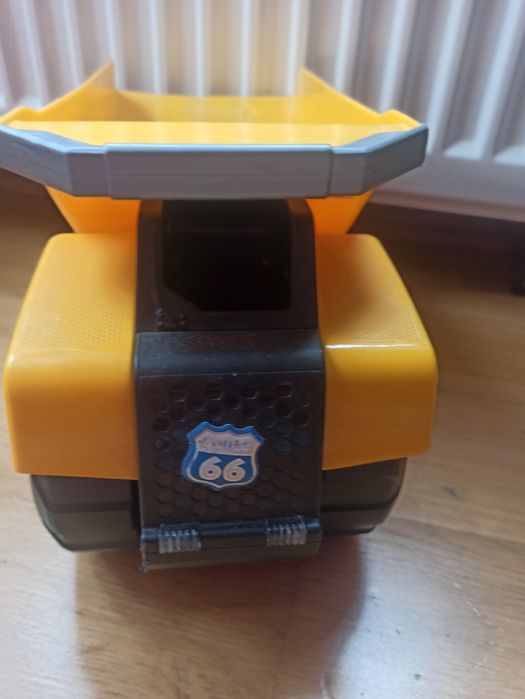 Wywrotka CAT 35641 + nowe puzzle gratis