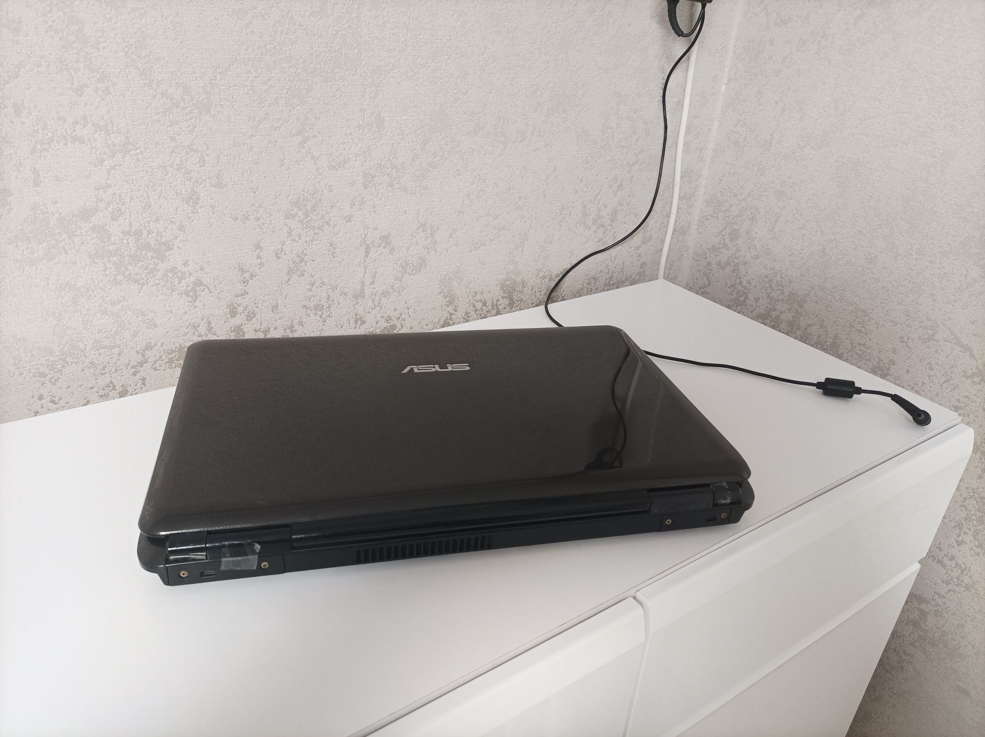 Ноутбук Asus k50IJ, 2ядра/ 4гб/320гб. робочий