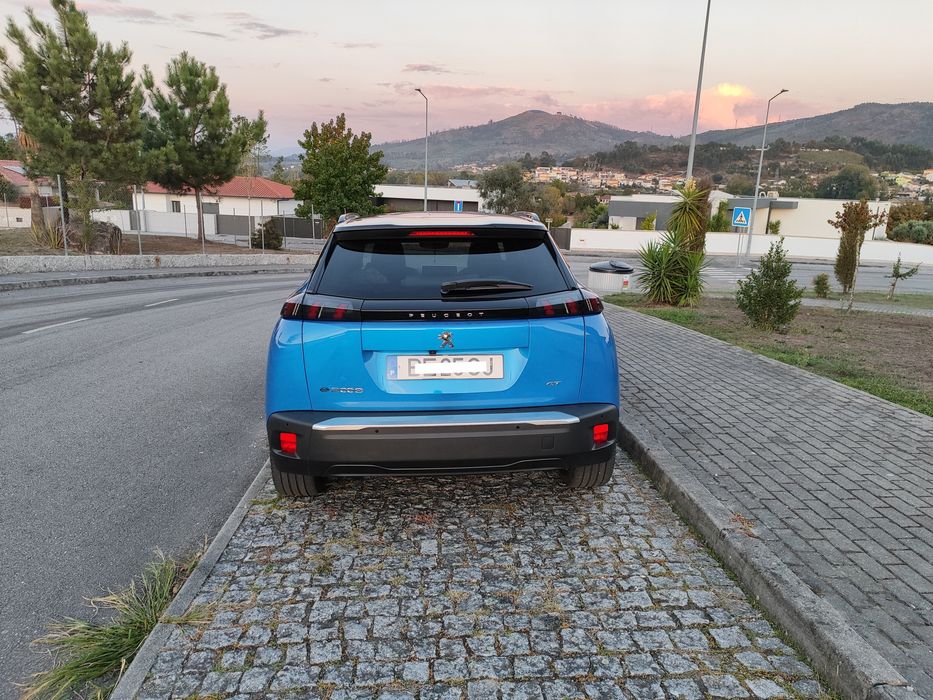 Peugeot e-2008 eletrico - GT C/Teto Panorâmico