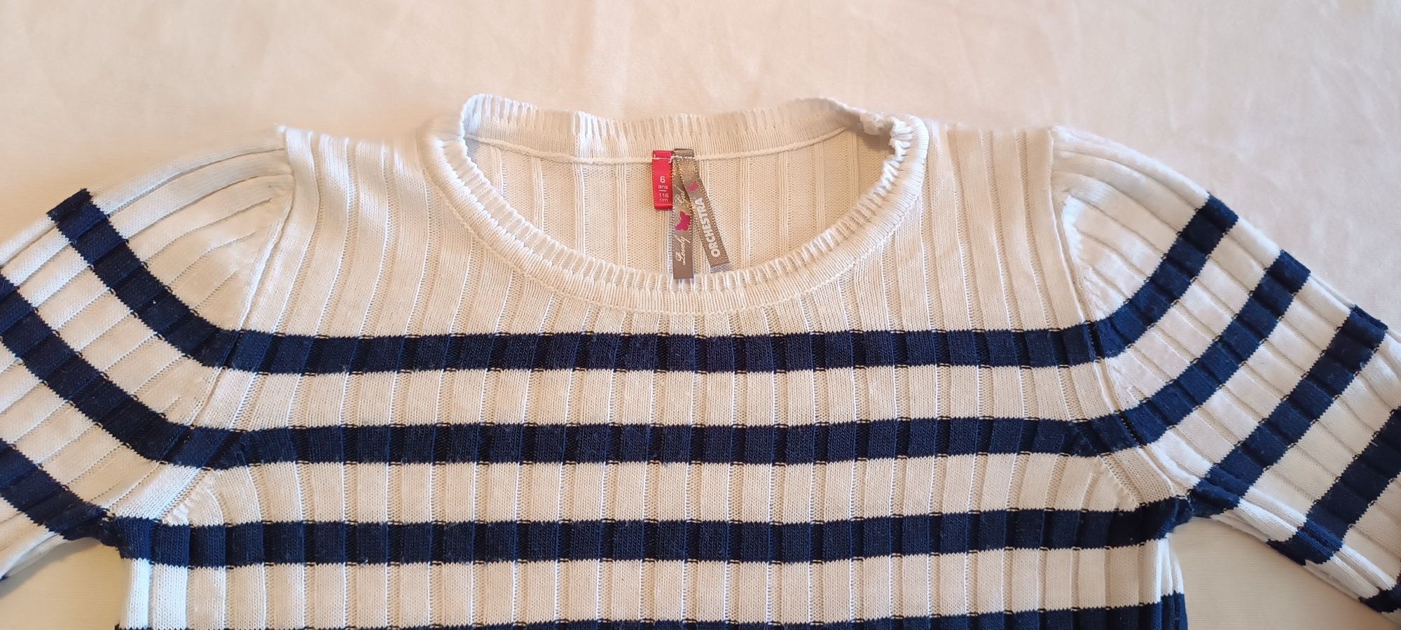 Camisola Menina. Malha Fina. Excelente estado. 6 Anos