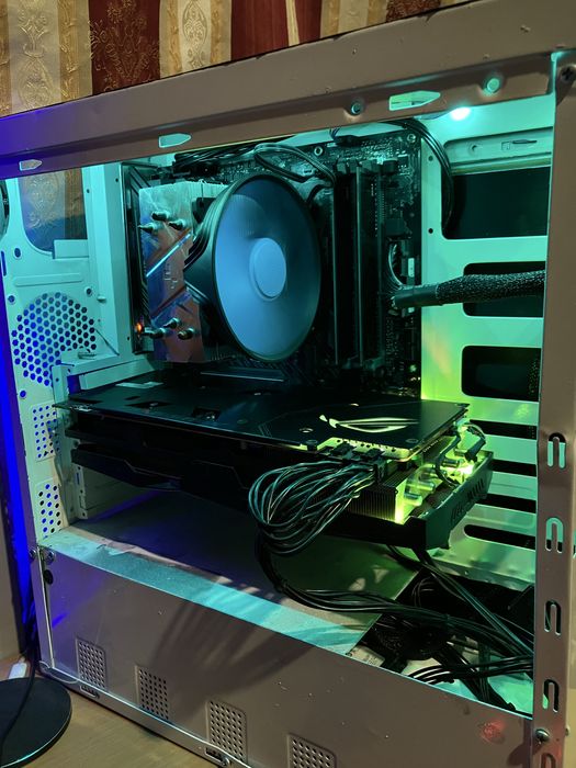 Компʼютер для роботи та ігор