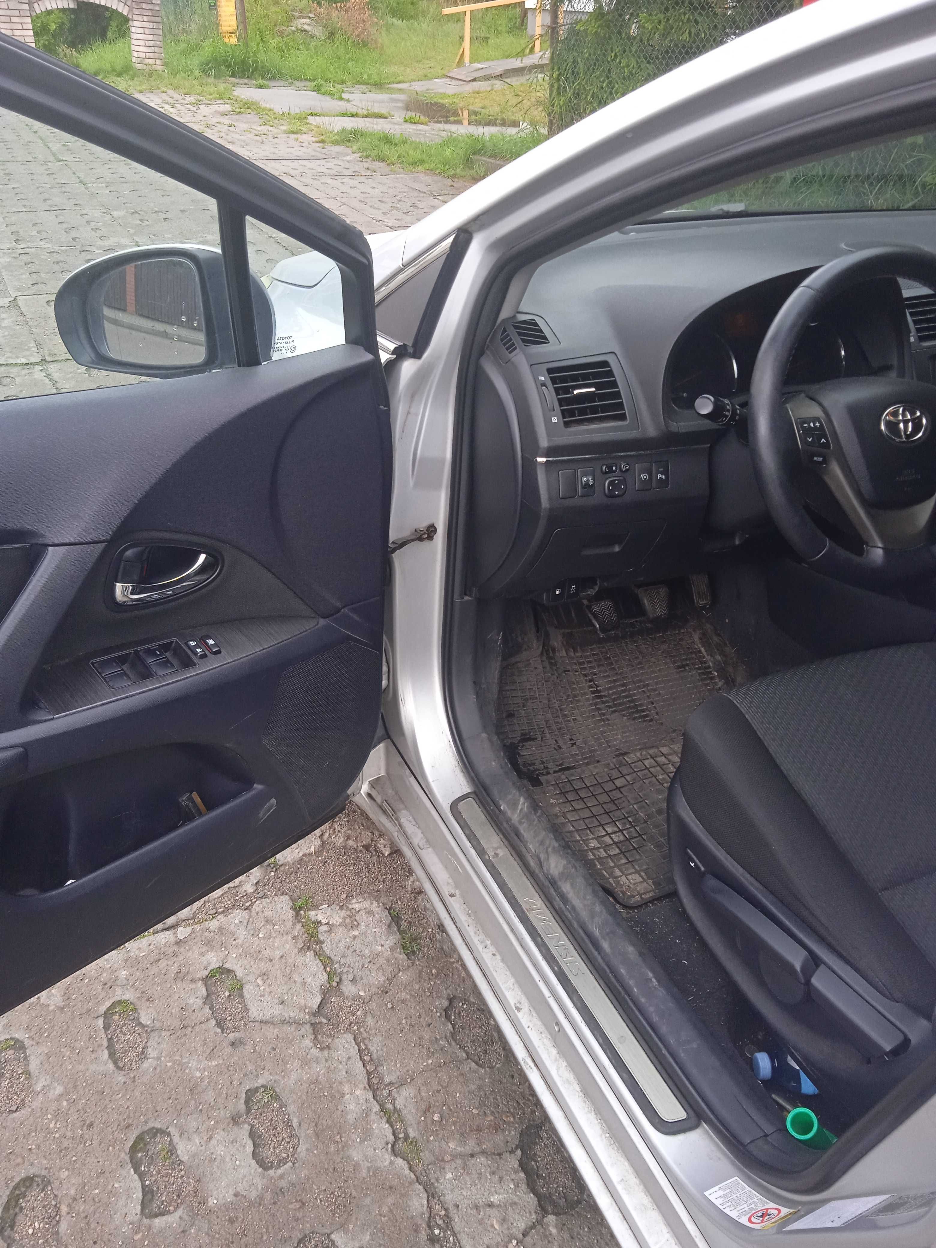 Toyota Avensis t27 2.0 D4D panorama