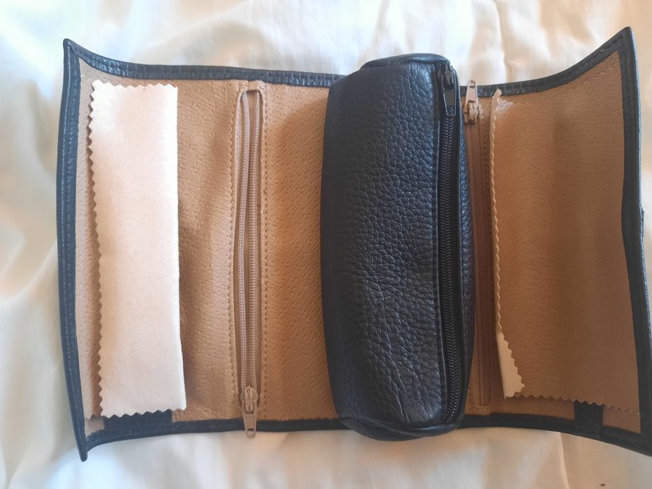 Guarda jóias em pele