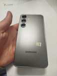 Samsung s24 com algumas marcas de uso