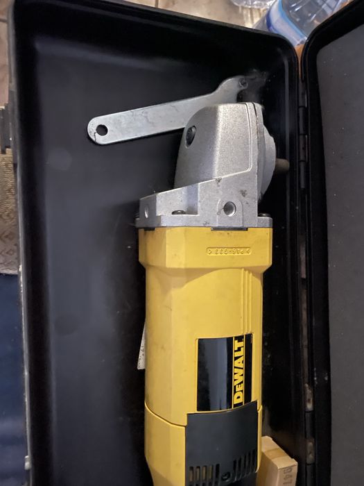 Rebarbadora DEWALT NOVA