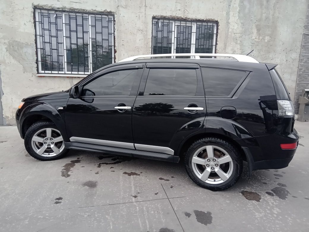 Продам Mitsubishi Outlander XL