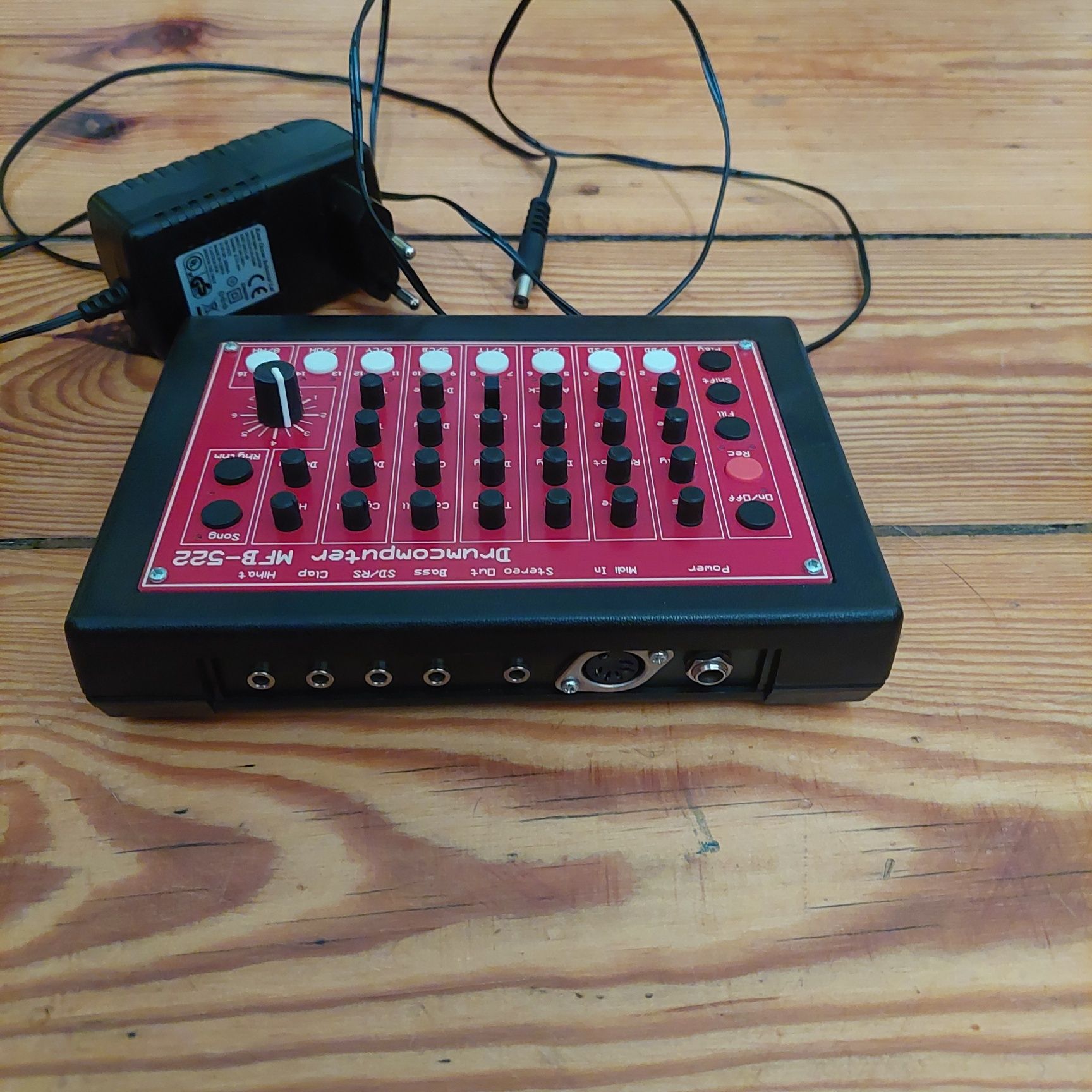 MFB 522 klon Roland Tr 808 automat perkusyjny Tanzbar