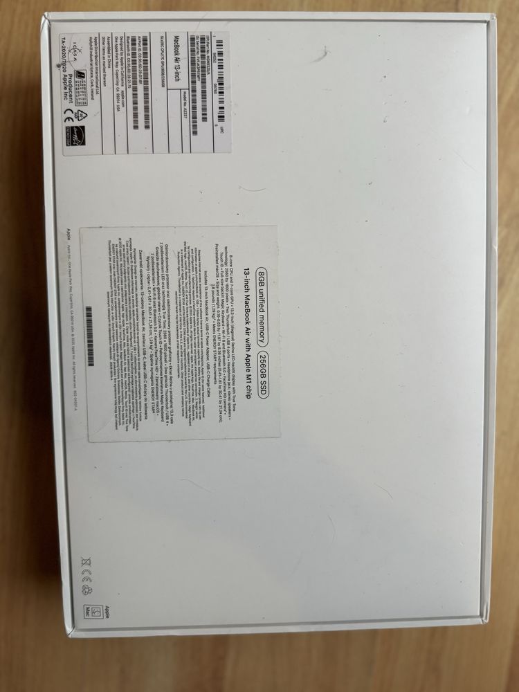 McBook Air M1 256 GB SSD 8 GB memory