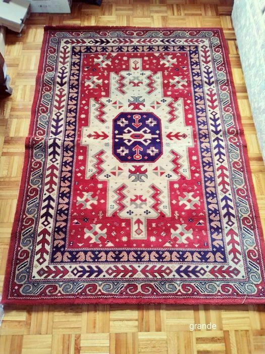 Duas carpetes usadas em muito bom estado - 1,70mx1,20m. - 40€ unidade