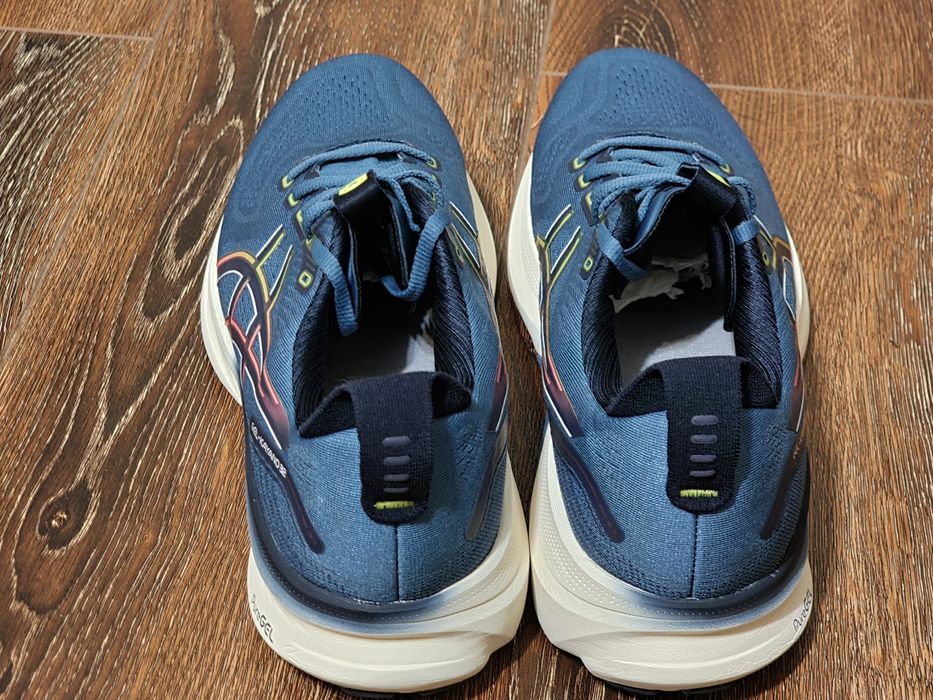 Оригінал 100% чоловічі кросівки asics gel kayano 32  euro 45