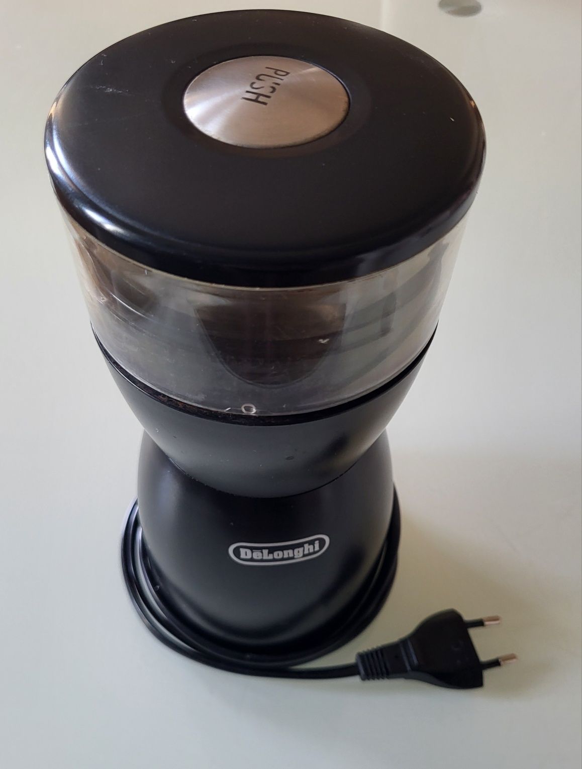 Продам кавомолку (кофемолку) Delonghi KG 40