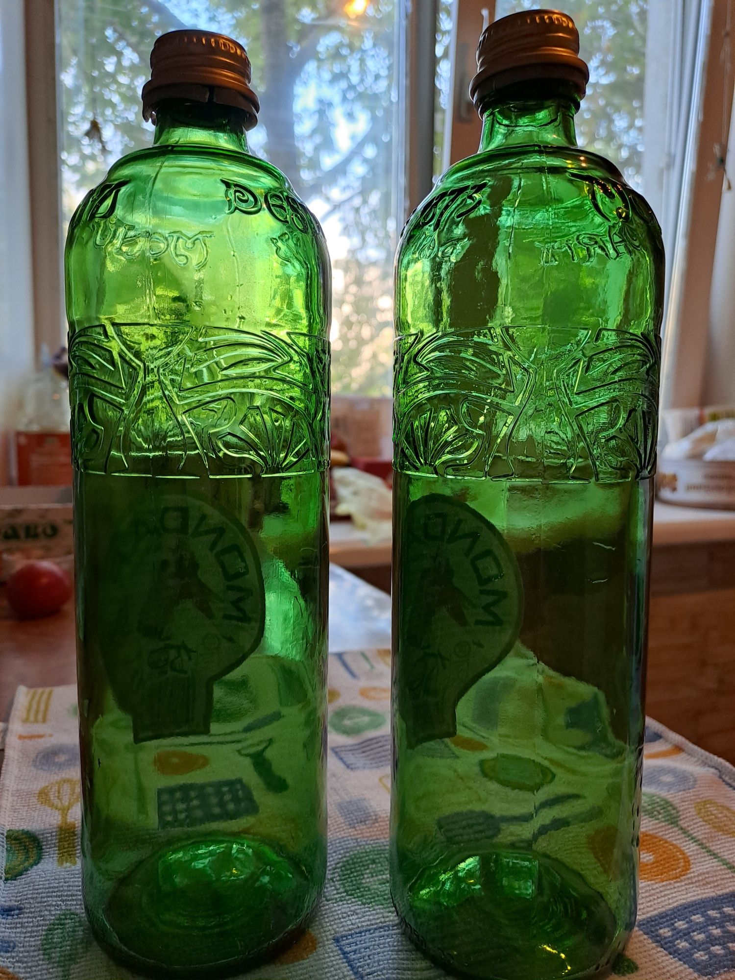 Скляні пляшки, стеклянные бутылки