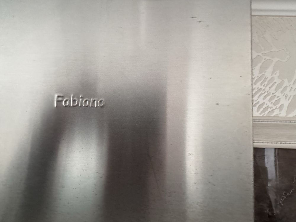 Продам Витяжку fabiano
