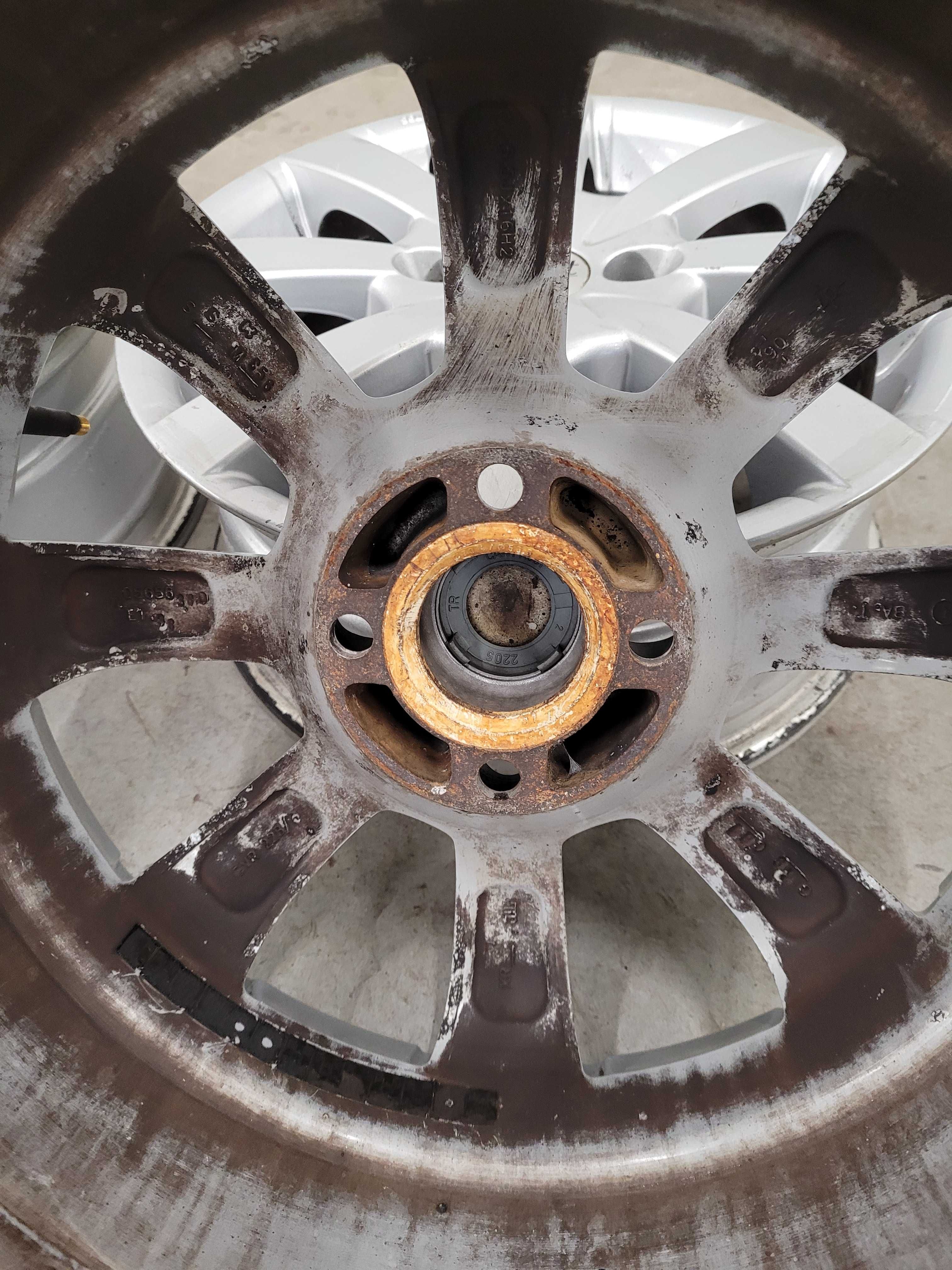 Komplet felg R 16 rozstaw 4x114,3 alufelgi